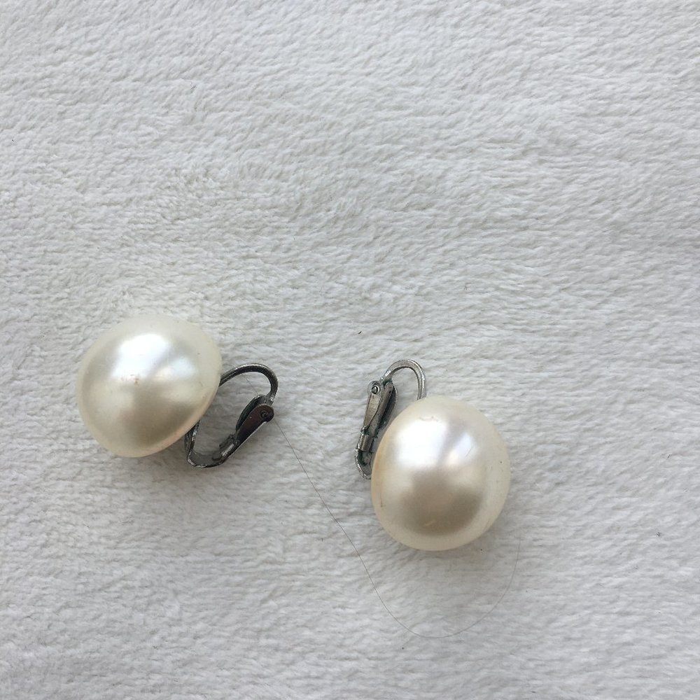 Vintage Clip On Pearl Earrings
